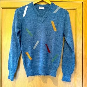 Cute of Scotland Pullover V-Neck Vintage Vibe Sweater / medium